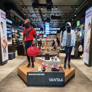 2021: Åbning af vores Skechers koncept butik nr. 50 i Jumbo i Helsinki, Finland.